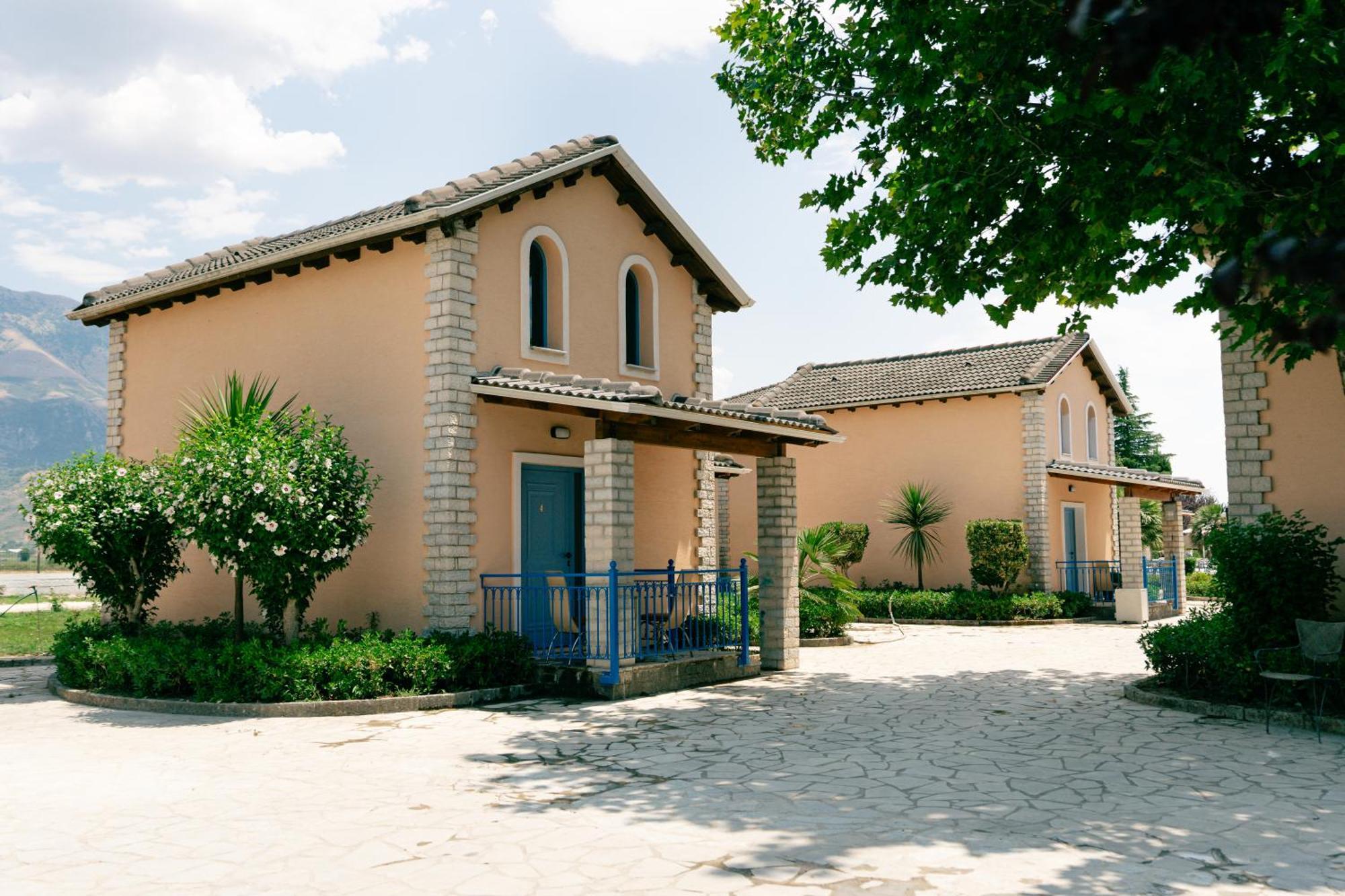 Kronos Village Lodge Gjirokastër